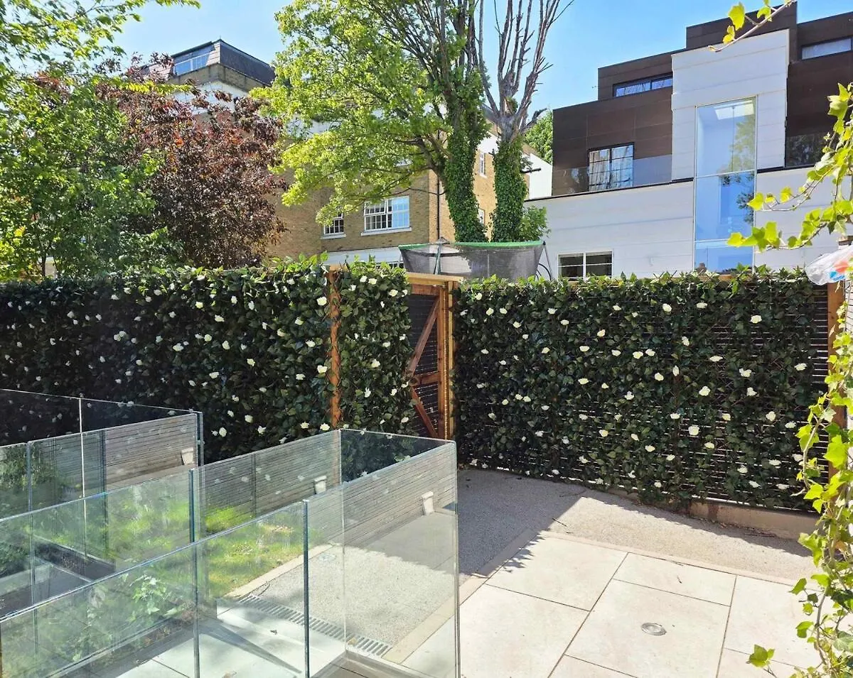 Holiday home Chic 2 Bedroom Modern Cave House London