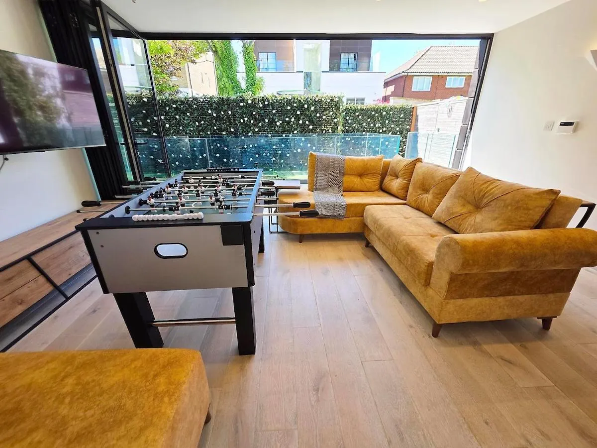 Holiday home Chic 2 Bedroom Modern Cave House London
